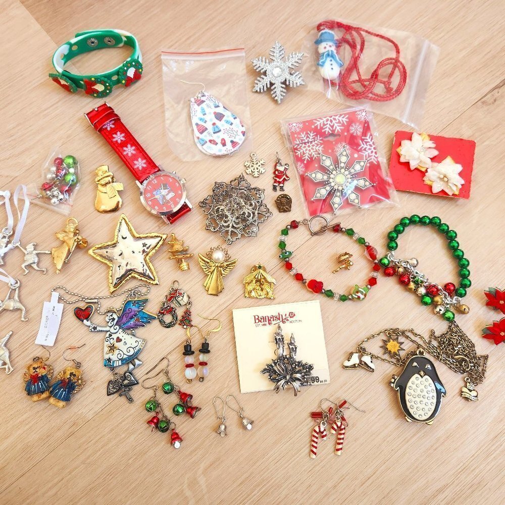 Holiday Christmas Spirit Cheer Themed Mixed Jewelry Collection Lot Set